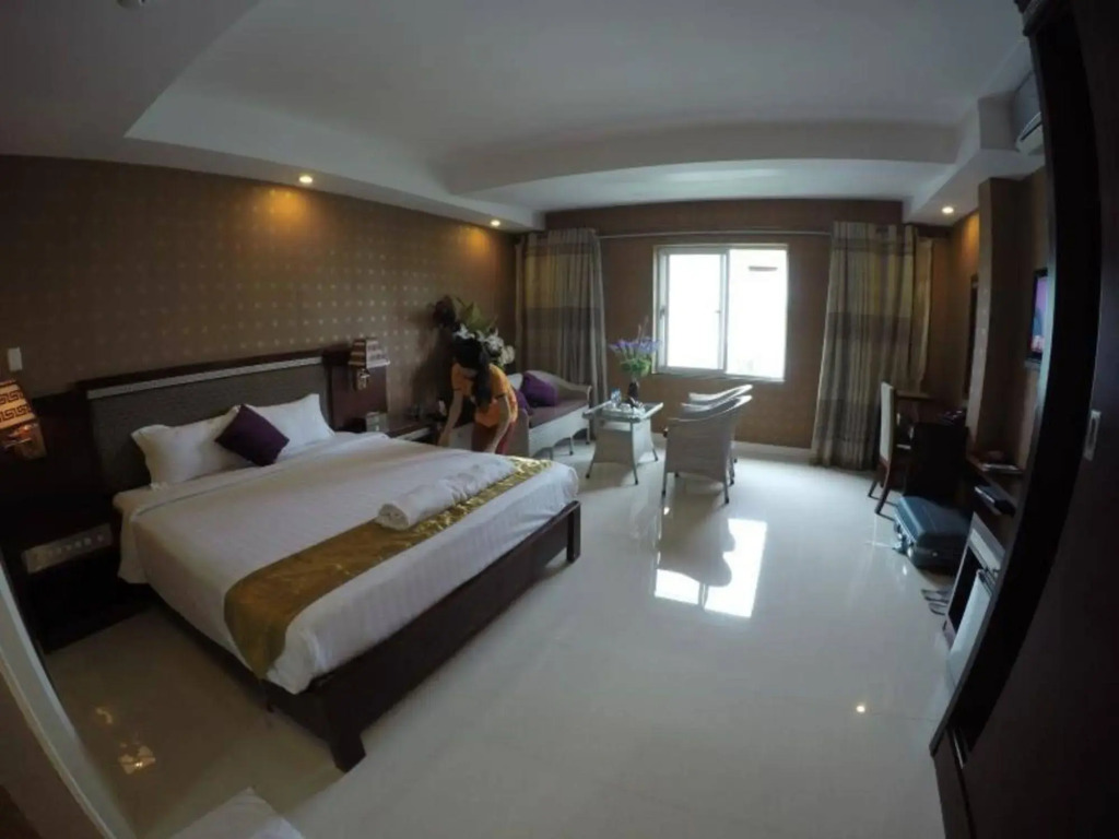 One World Hotel