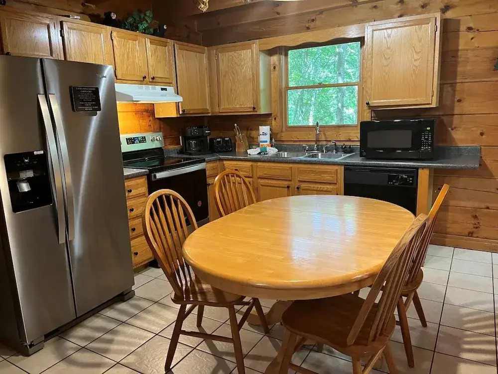Er27- Bear Naked - Great Location- Close To Town 2 Bedroom Cabin by RedAwning