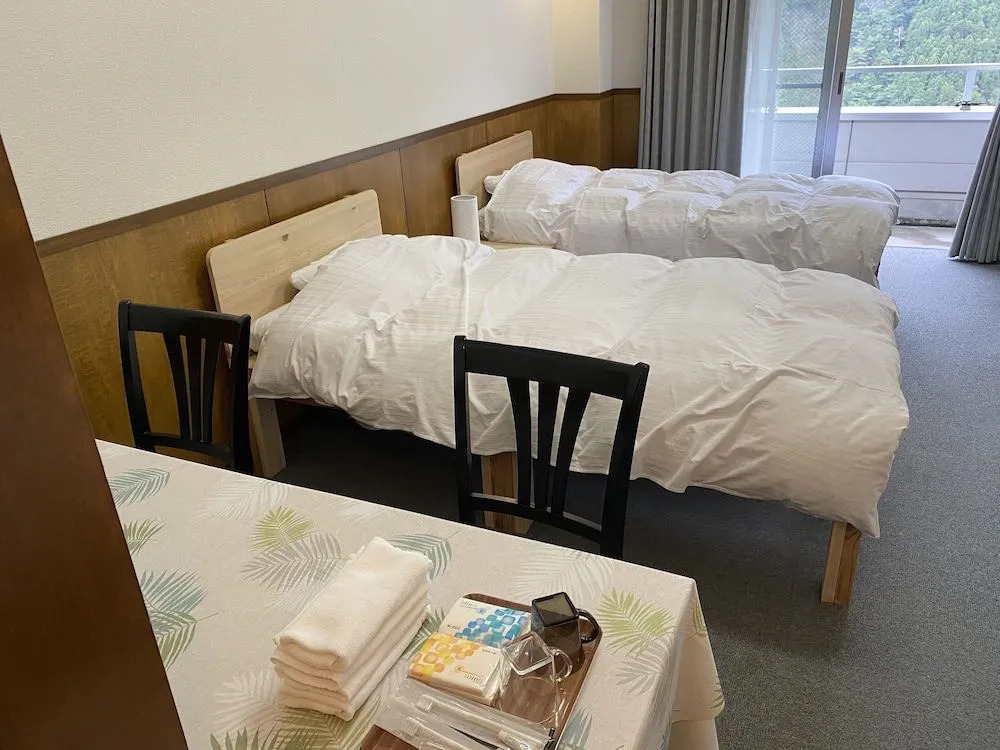 Riverside Hostel B&B – Hostel
