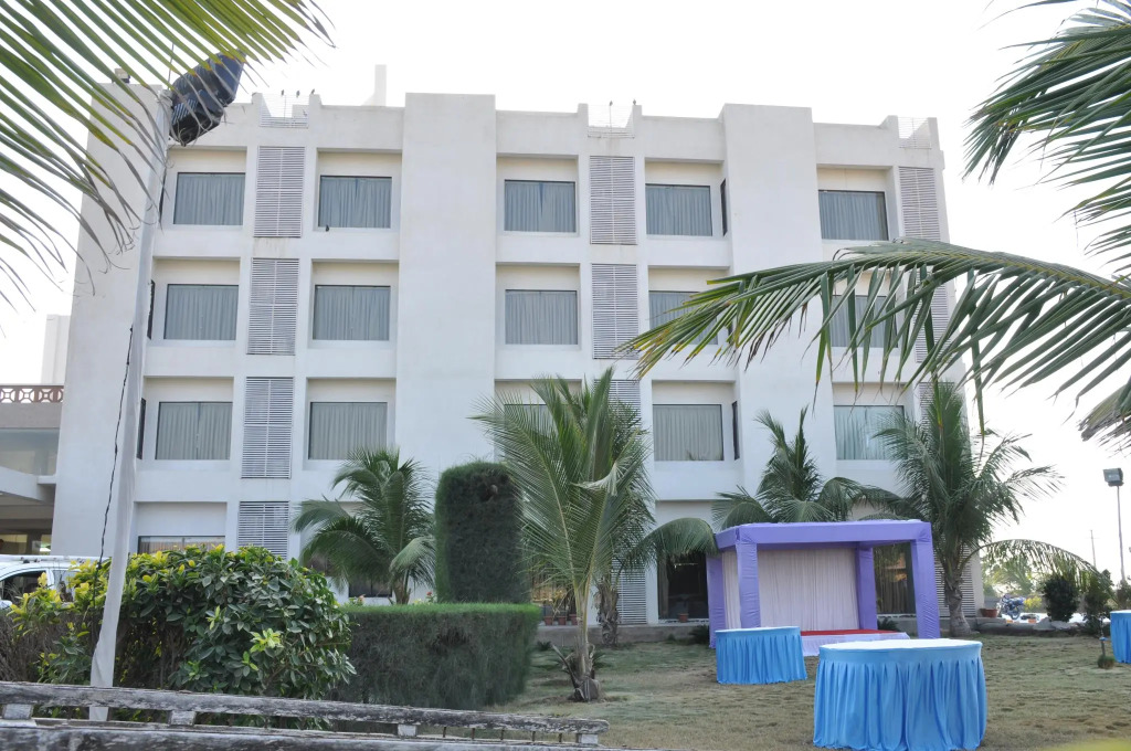 Goverdhan Greens Resort Dwarka l Hotels In Dwarka