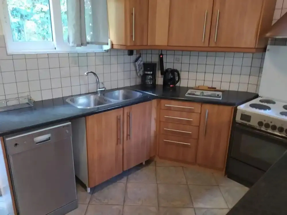 Marousi Comfy Apartment With Balcony
