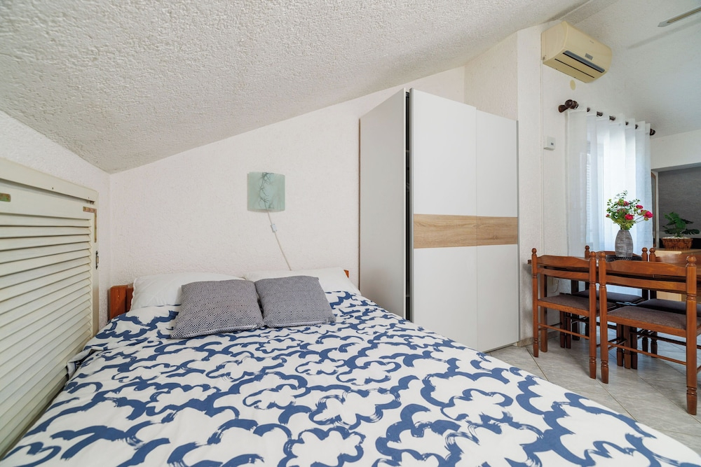 Apartment Dragica