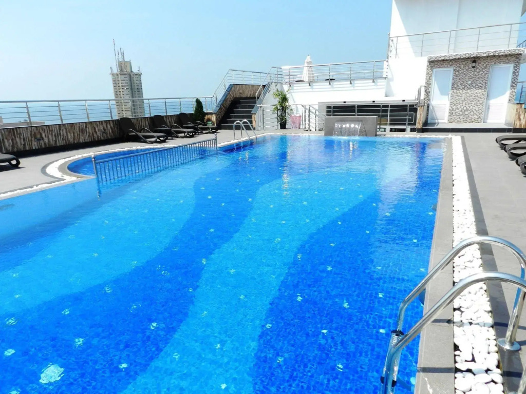 Pearl City Hotel