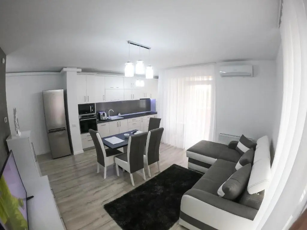 Central modern residence in Oradea
