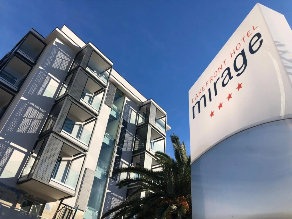 Lake Front Hotel Mirage