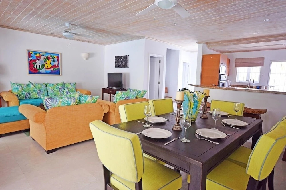 Relax Poolside At This Stylish Townhouse - Porters Gate 24 by BSL Rentals