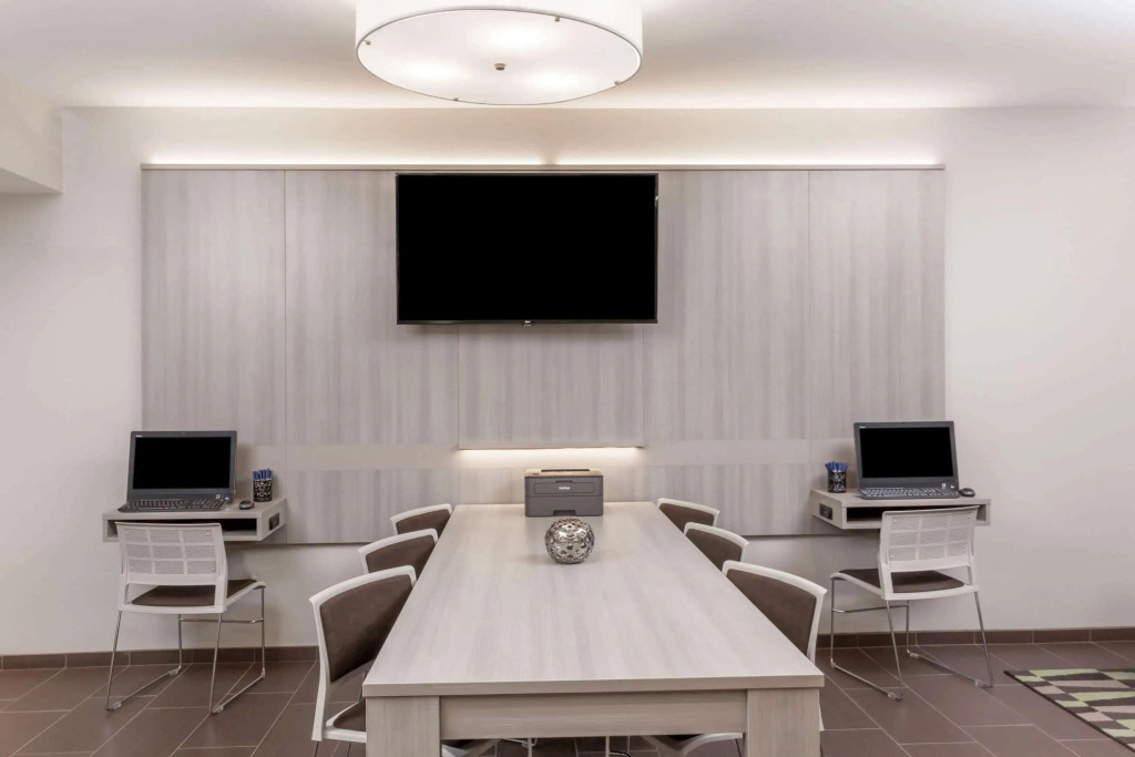 Microtel Inn & Suites by Wyndham West Fargo Near Medical Center