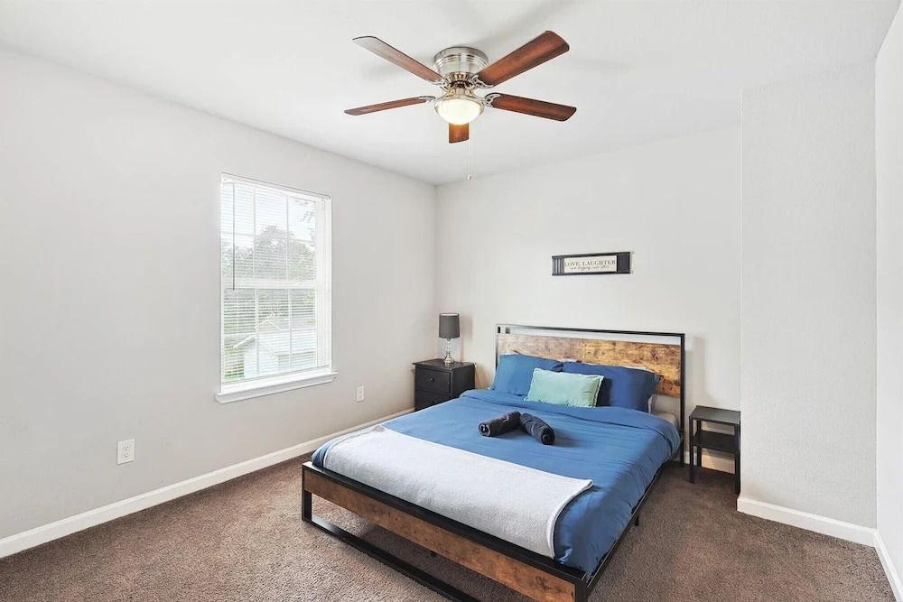 4BR Home in the Heart of Cowboy Nation!