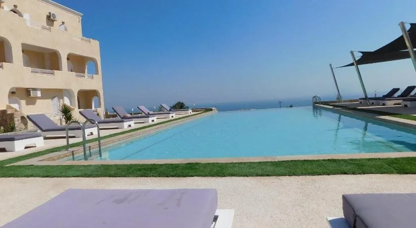 Fira Calm Hotel