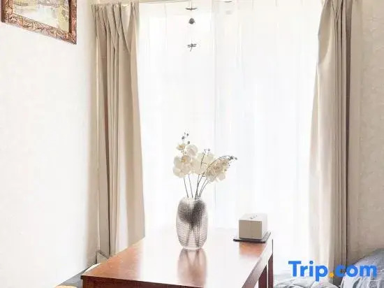Private Japanese Garden House Parking Baby Bed