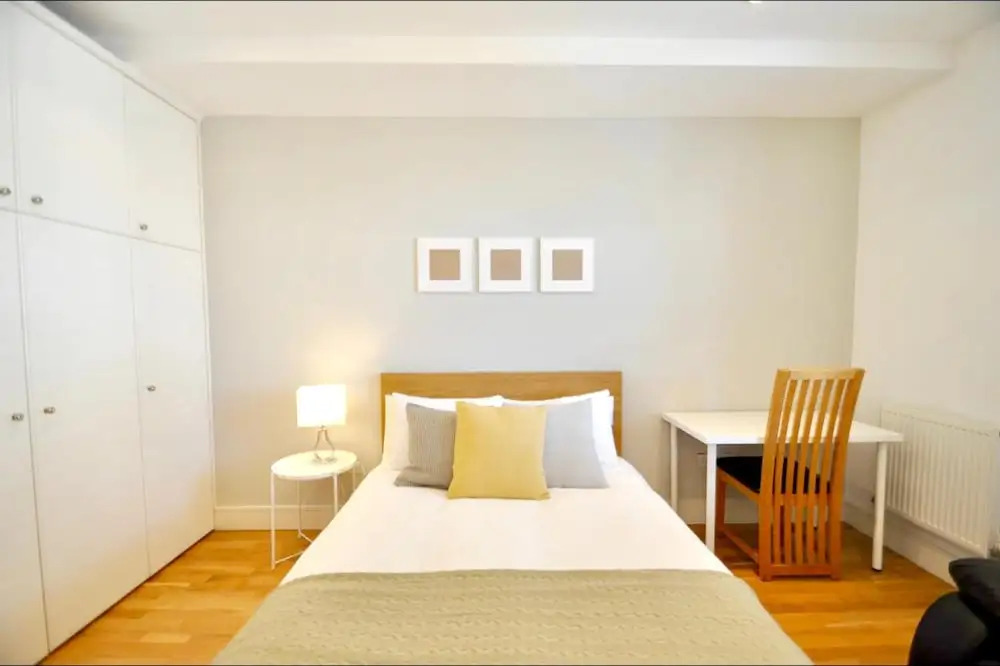 Apartment With 2 Bedrooms in Greater London, With Wifi