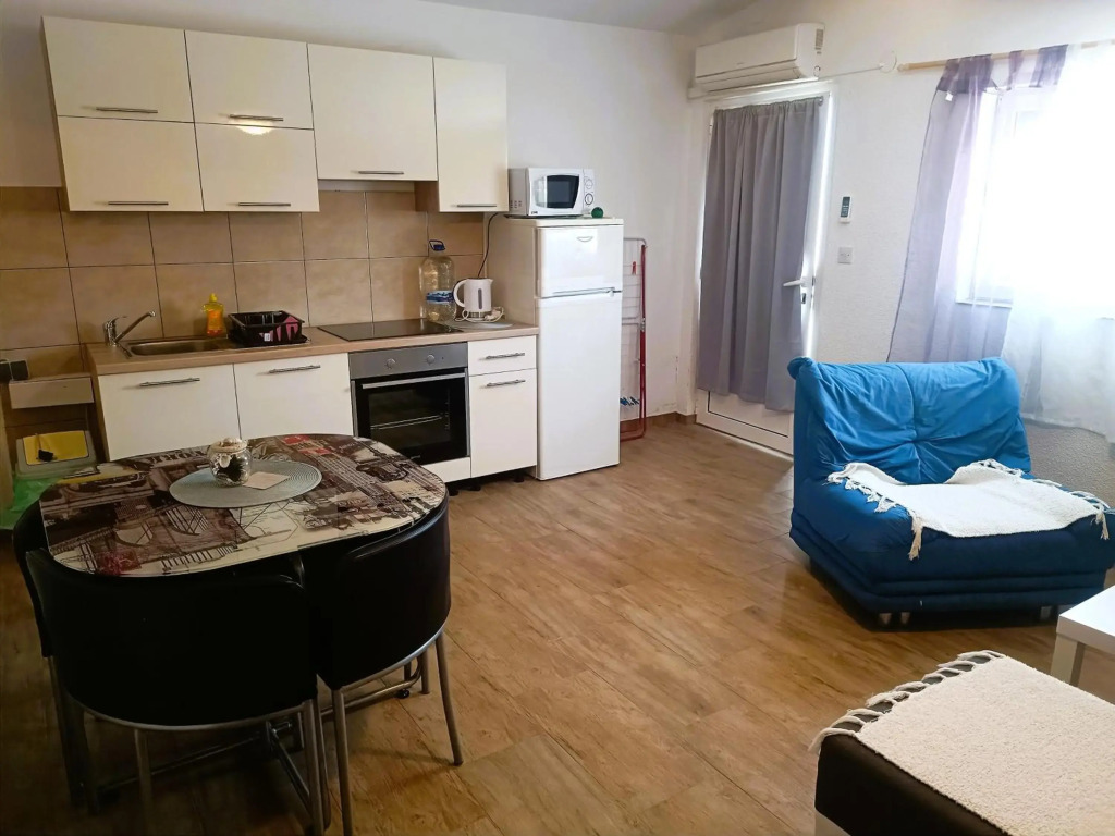 New! Apartments Babic only 50 meters from the sea