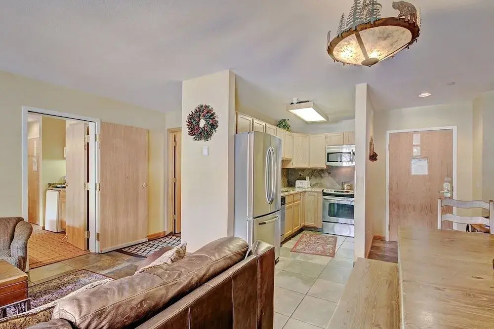 River Mnt Lodge W105D
