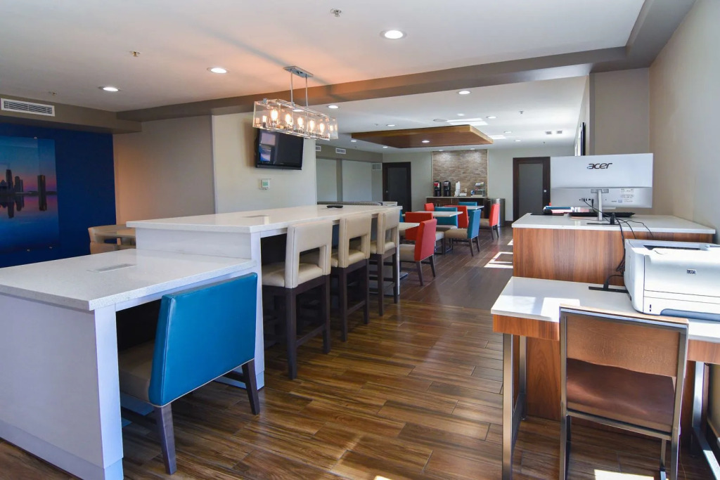 Best Western Plus Lafayette Hotel University Area