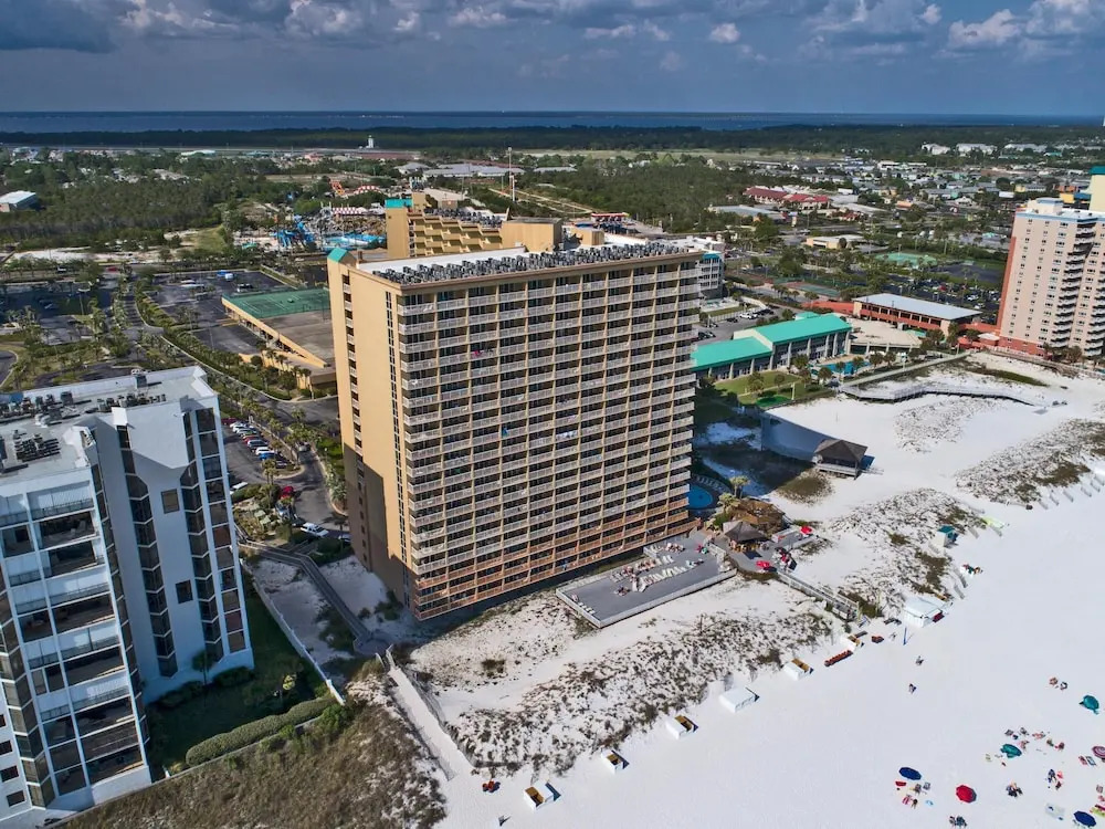 Pelican Beach Resort BY PHG