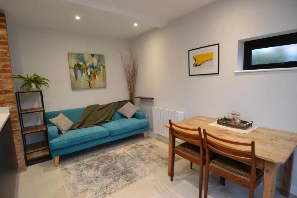 The Burrow at Tankerton (Adults Only)