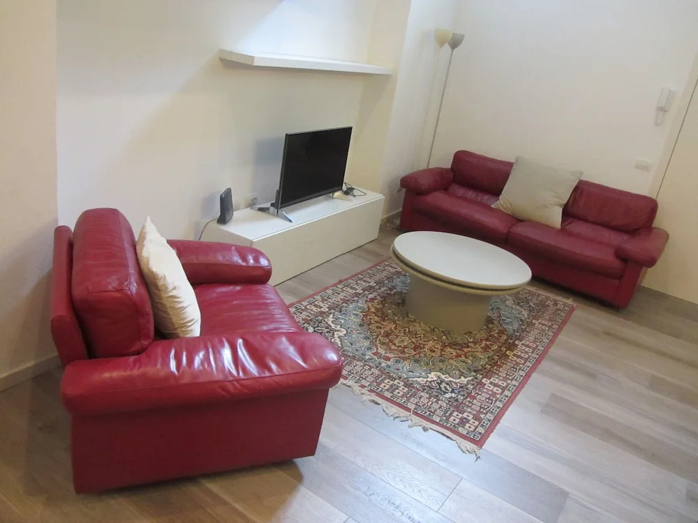 Garibaldi Luxury Home - Royal Solution