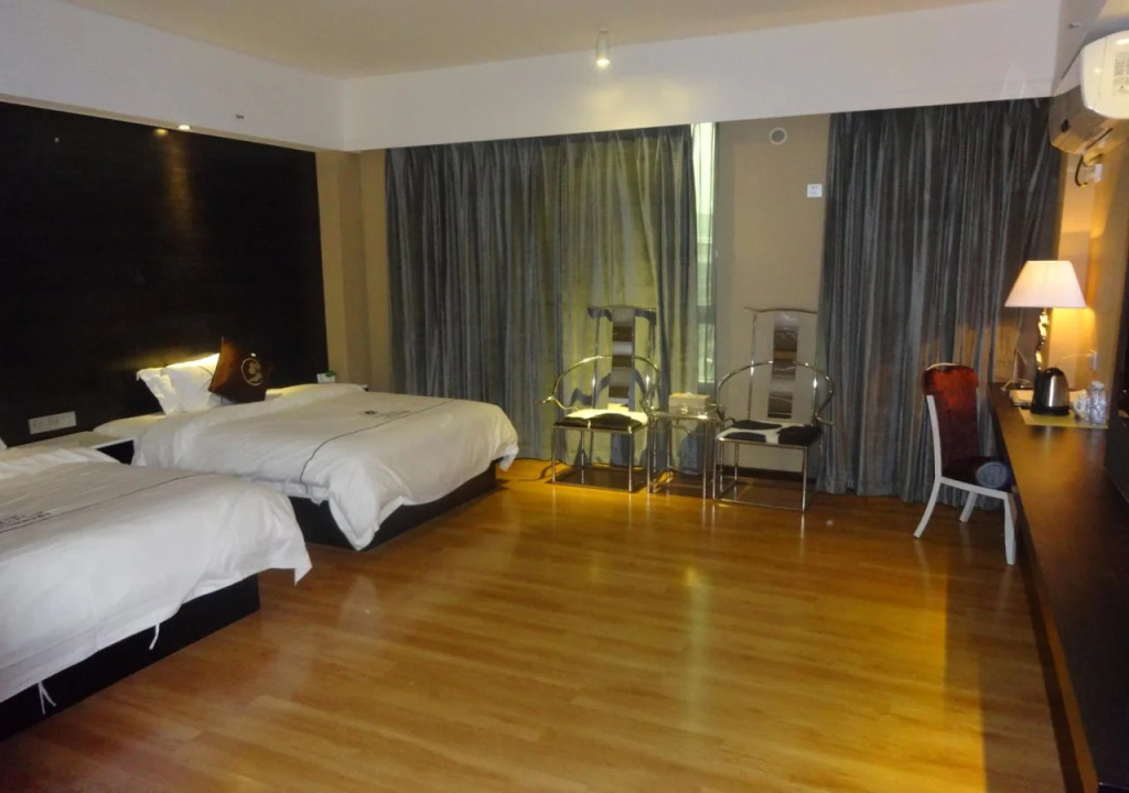 Shuiyue Nianhua Hotel