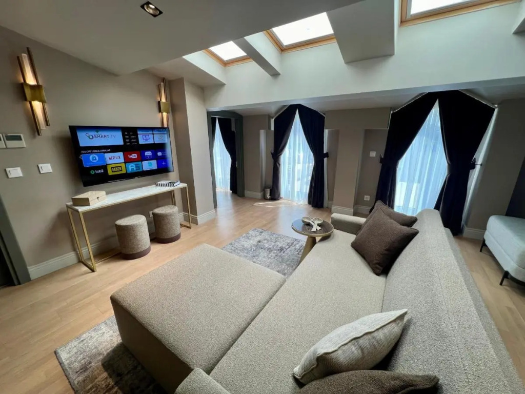 Weingart Suites Hotel