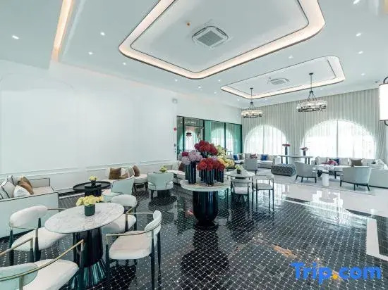 Spacious 1br in Bang Tao, Title legendary