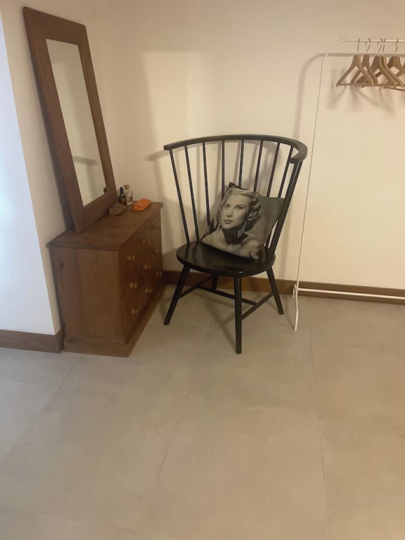 The White House Evgrious, Sleeps 4, Close to Beach