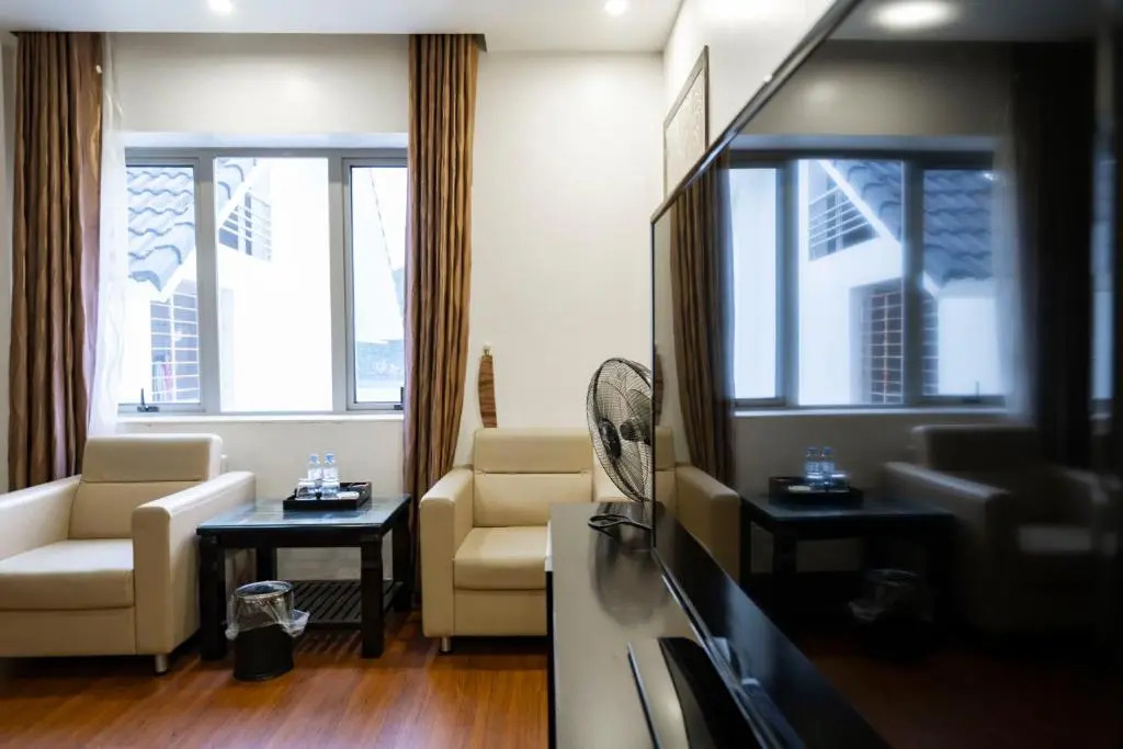 LUXURY HOTEL