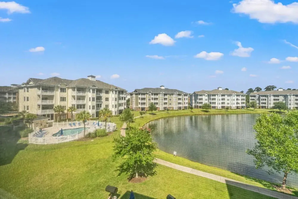 Magnolia Pointe Luster Leaf 4887-201 3 Bedroom Condo