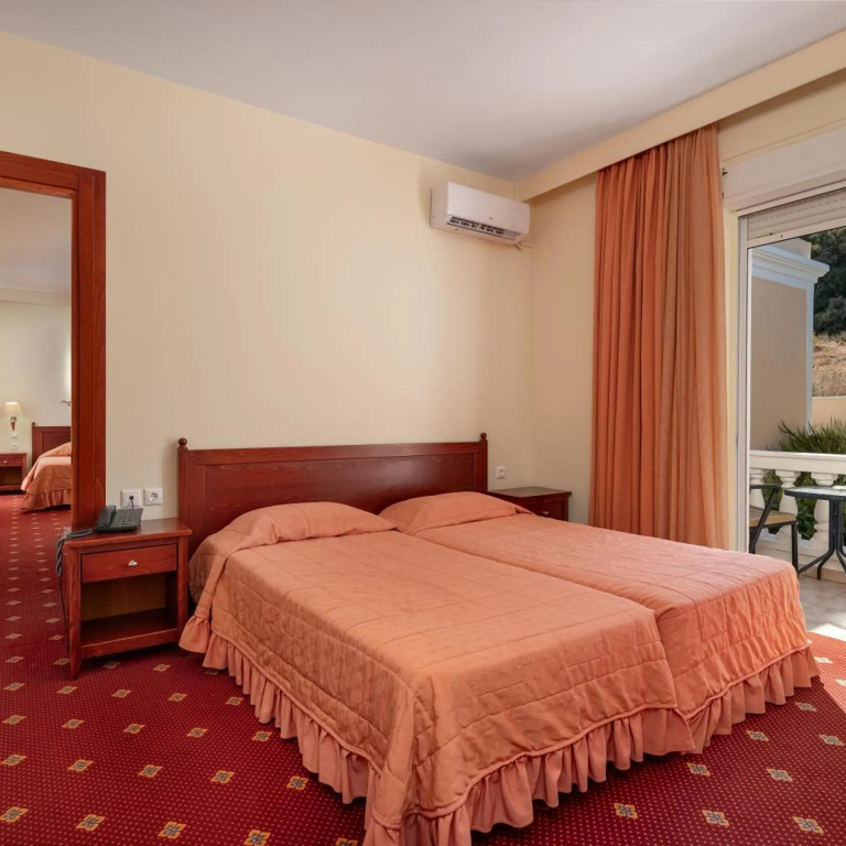 Crithonis Paradise Hotel