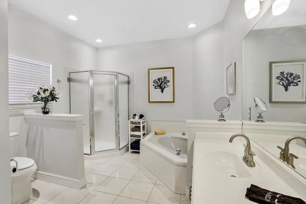 Lovely Pet-friendly Waterfront Home With Pool and Dock