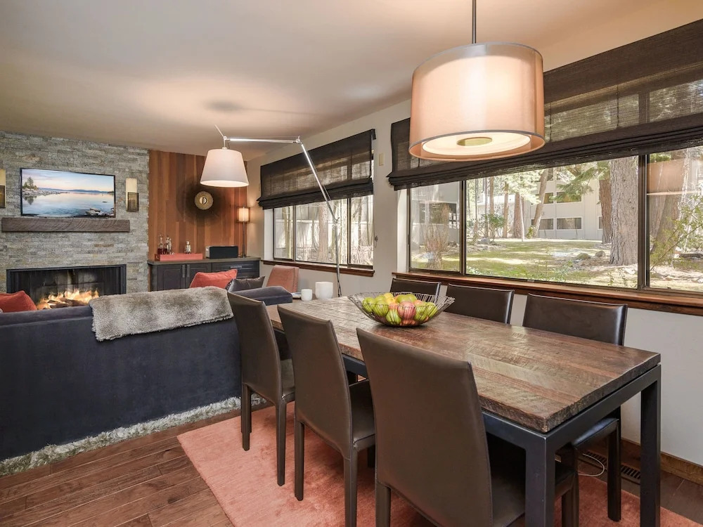 1000 Lakeshore Blvd Condo Unit 4 2 Bedrooms 2 Bathrooms Condo