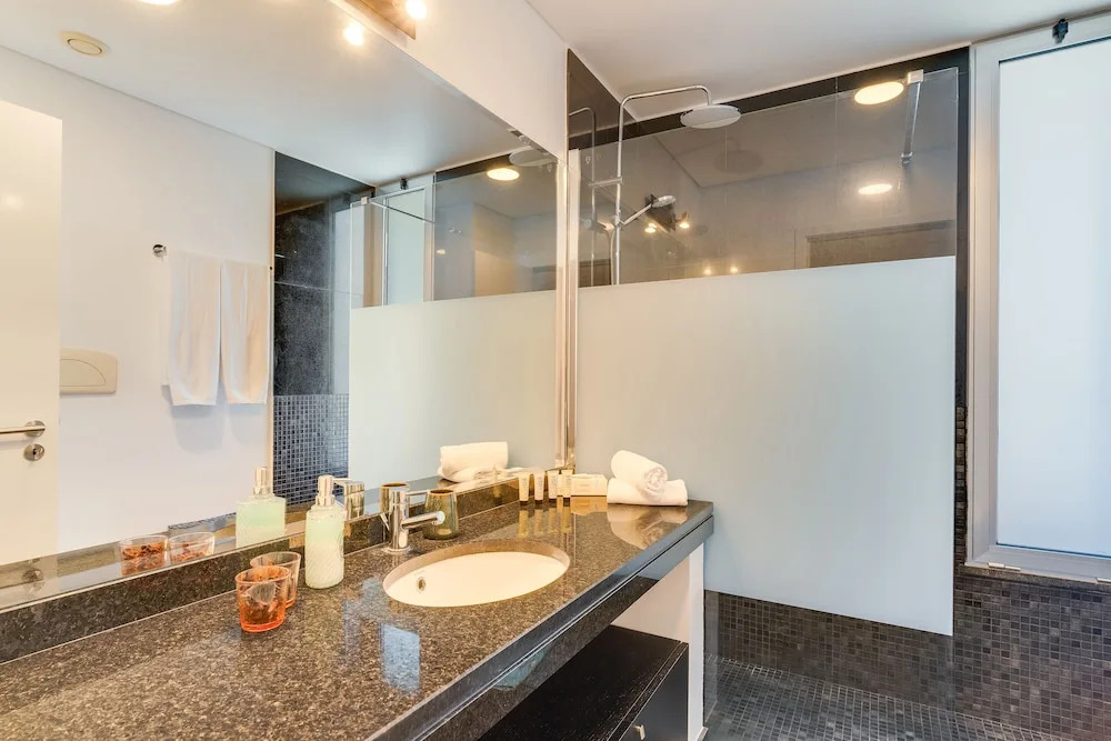 Century House with private pool by Holiday Rental Madeira