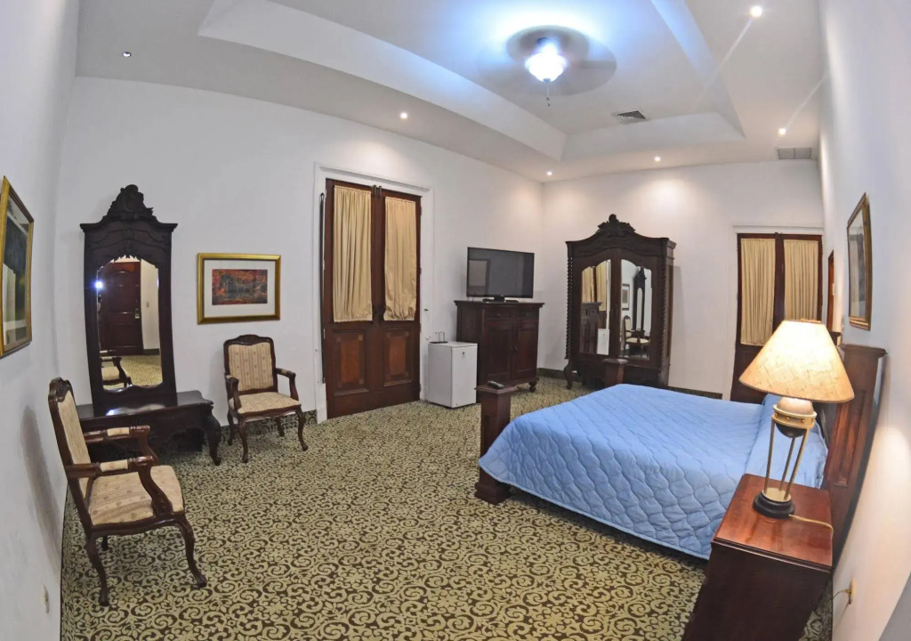 Hotel la Perla Leon