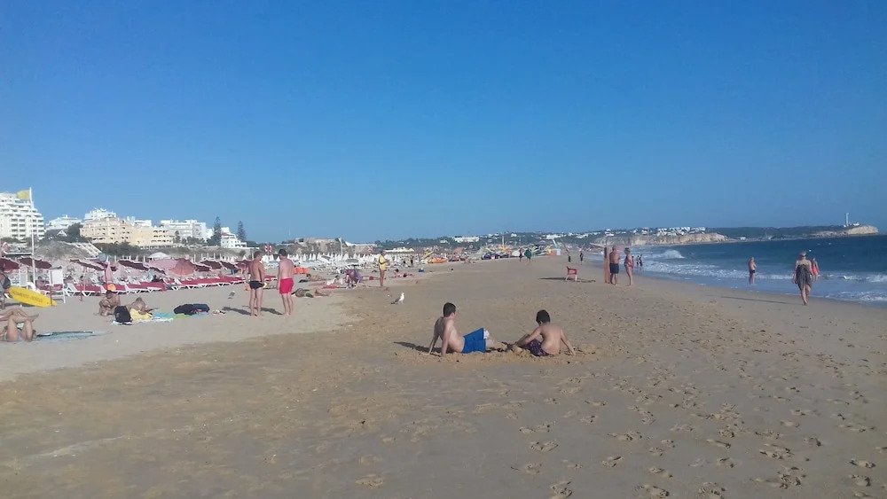 Praia da Rocha, Clube Praia da Rocha, Bloco I, WIFI Gratuito, Ar Condicionado, by IG