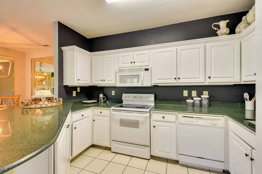 Balcony & Golf Course View! Condo at Kingwood