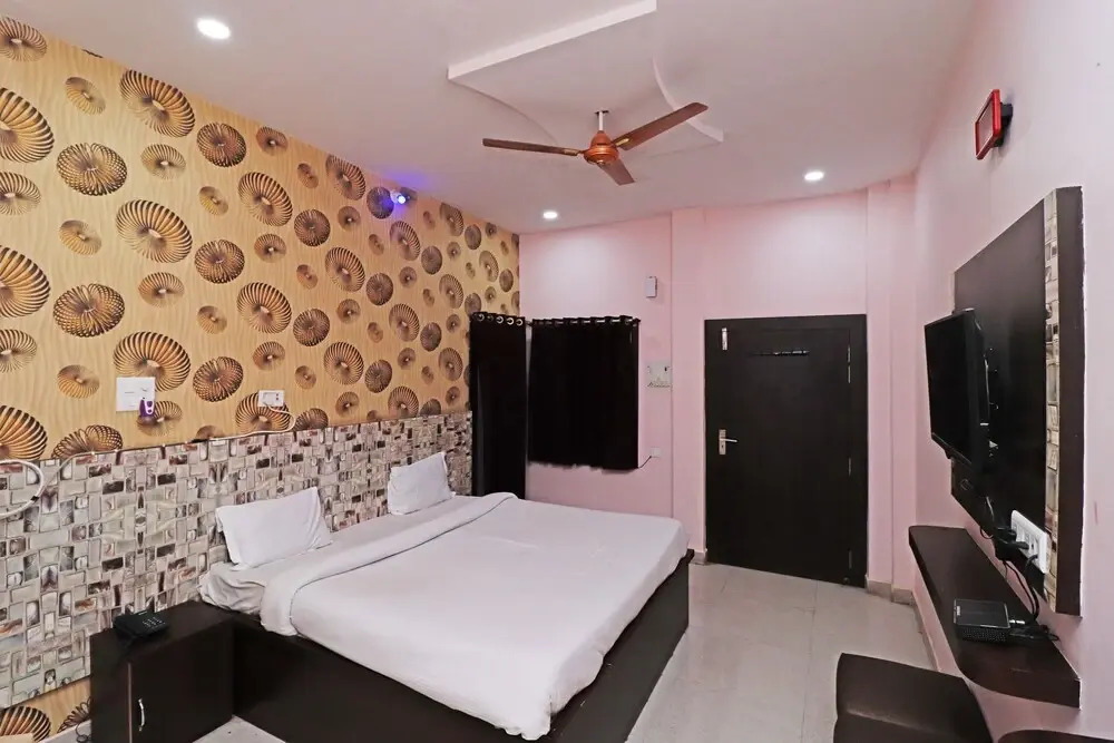 HOTEL ALOK Residency
