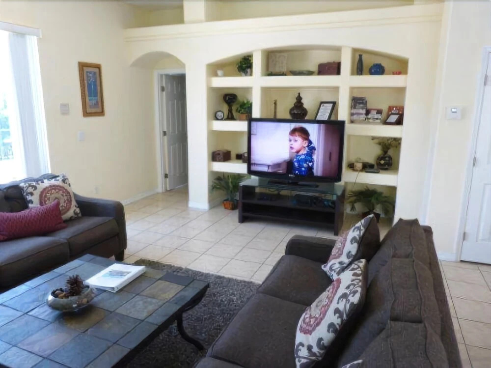 GB636OR- Spacious 6 bedroom pool home at Glenbrook