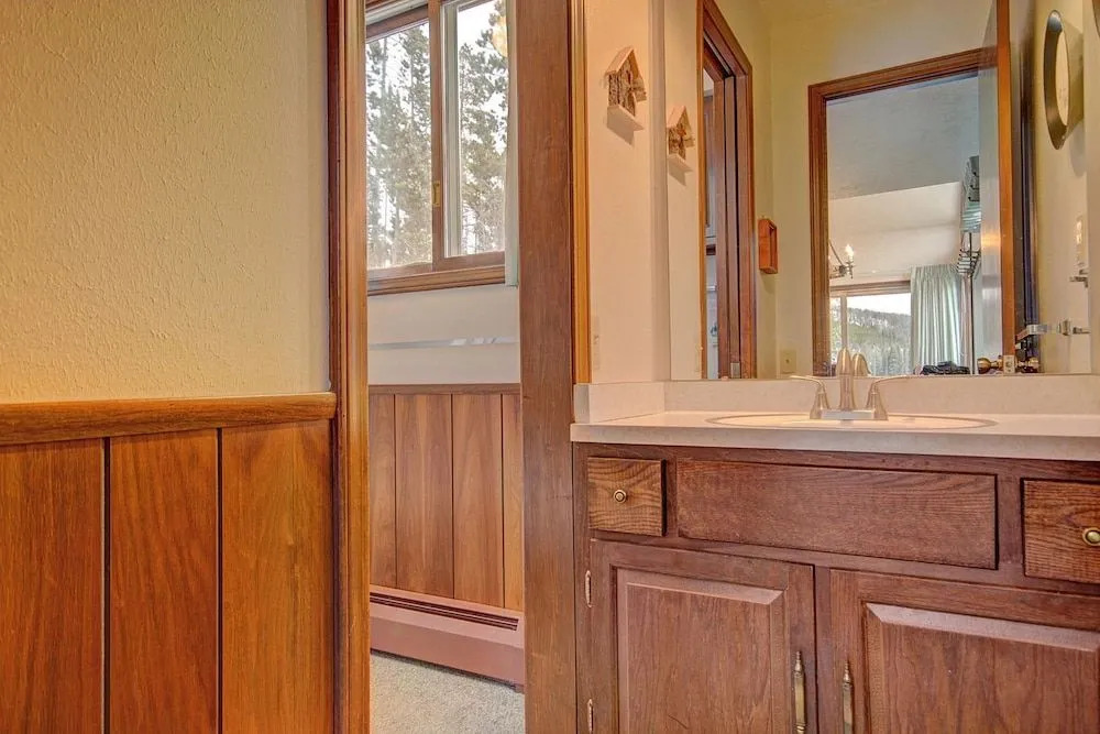Elk View 4 Br home by RedAwning