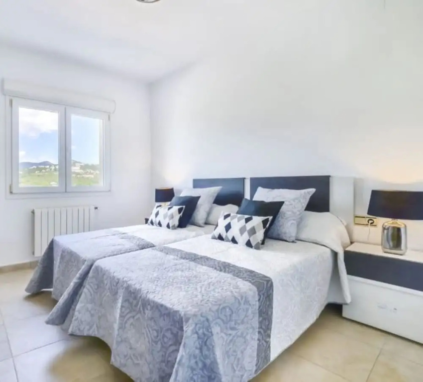Villa - 5 Bedrooms with Pool and WiFi - 106420