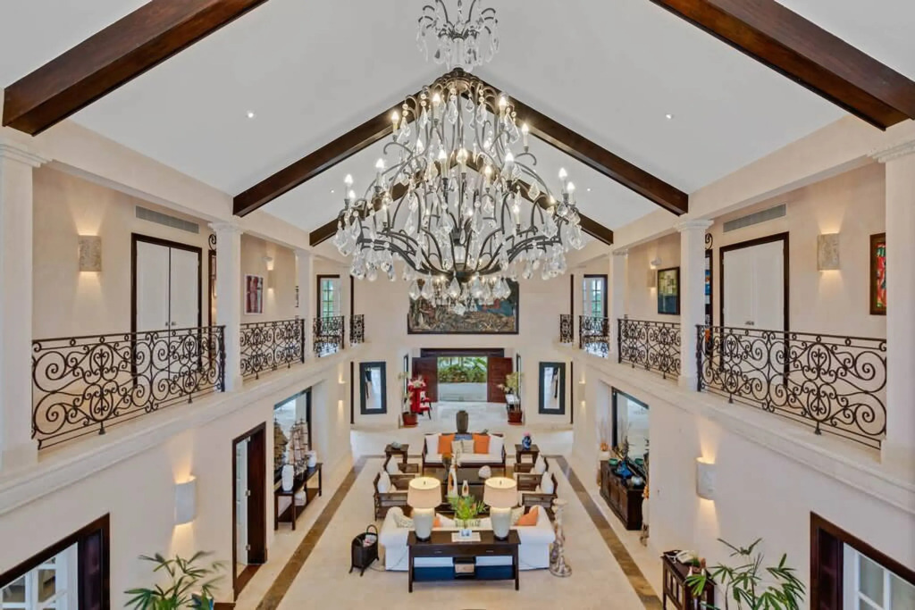 Sophisticated Villas With Private Pools and Staff