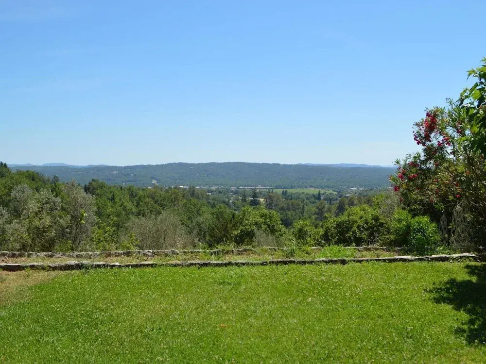 Beautiful Holiday Home With Garden