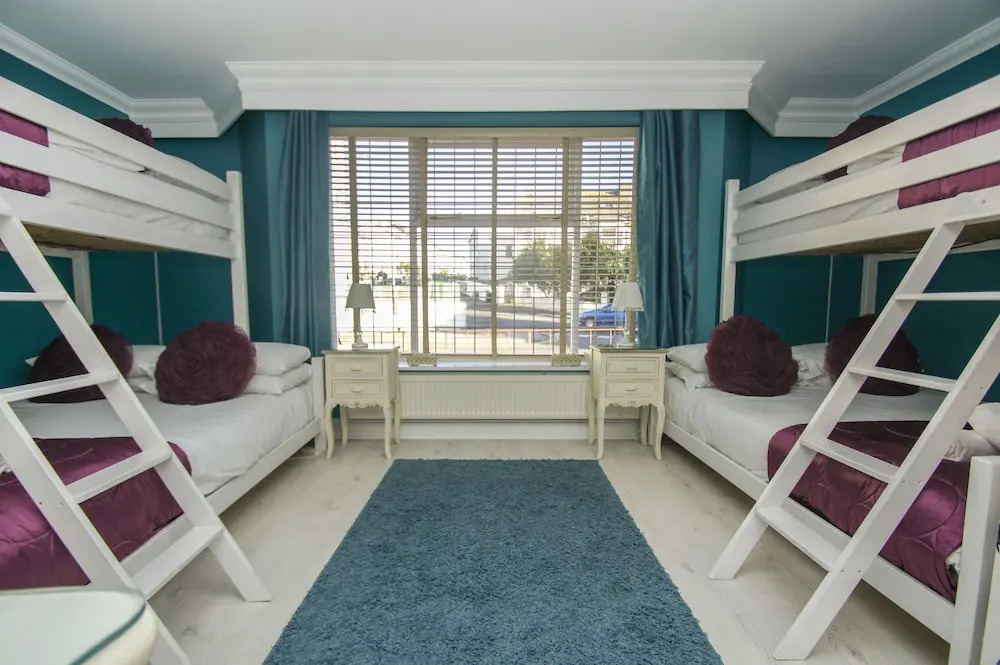 Little Paris - Parking - by Brighton Holiday Lets