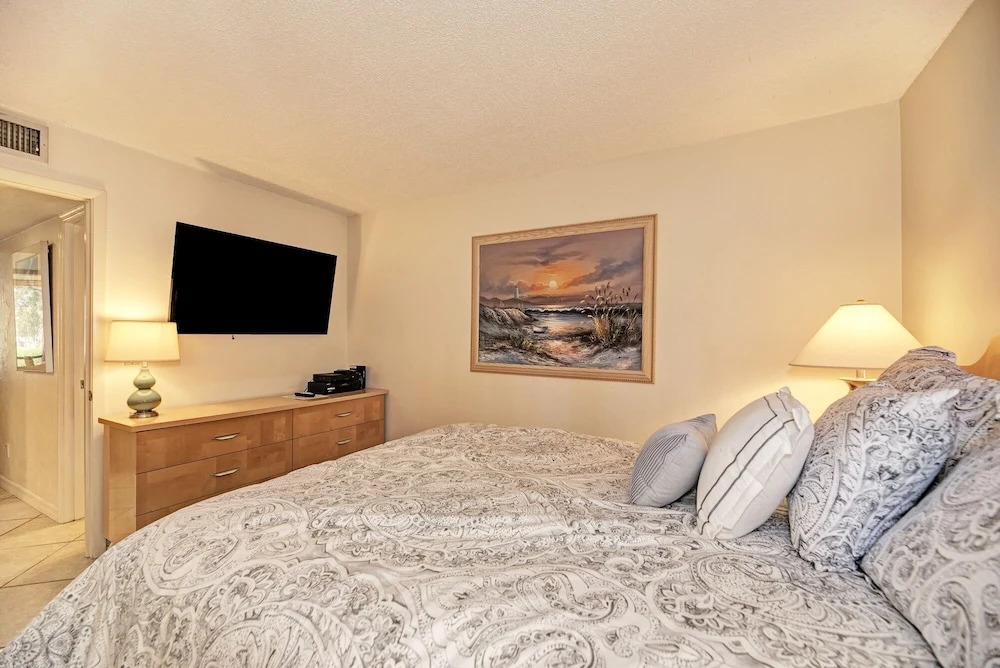 Midnight Cove Ii 810f - Roomy Bayside By Lagoon 2 Bedroom Condo