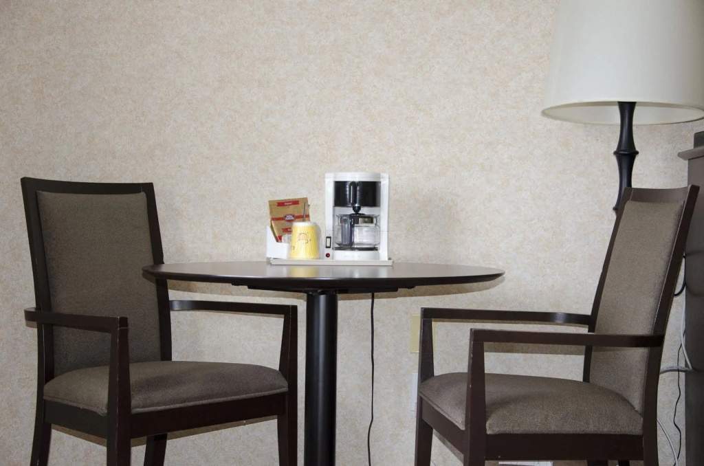 Econo Lodge Inn & Suites Kamloops