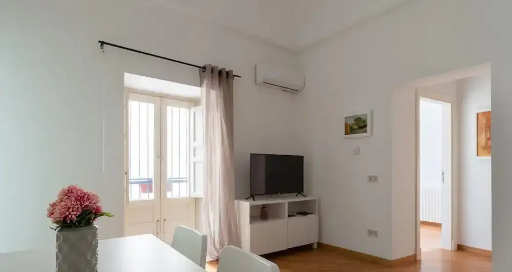 Lungarini Apartment by Wonderful Italy