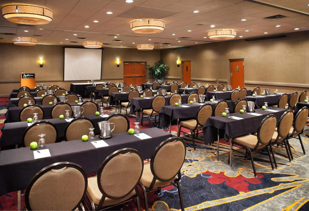 DoubleTree by Hilton Roseville Minneapolis