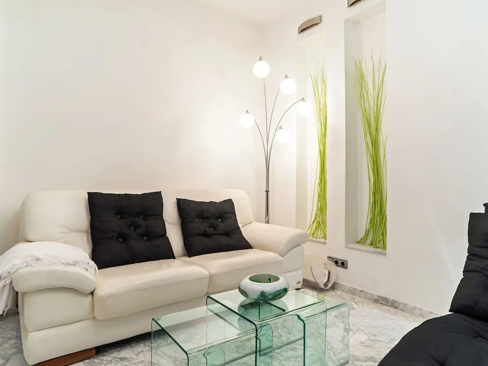 Graceful Apartment in Sevilla near Royal Alcázar