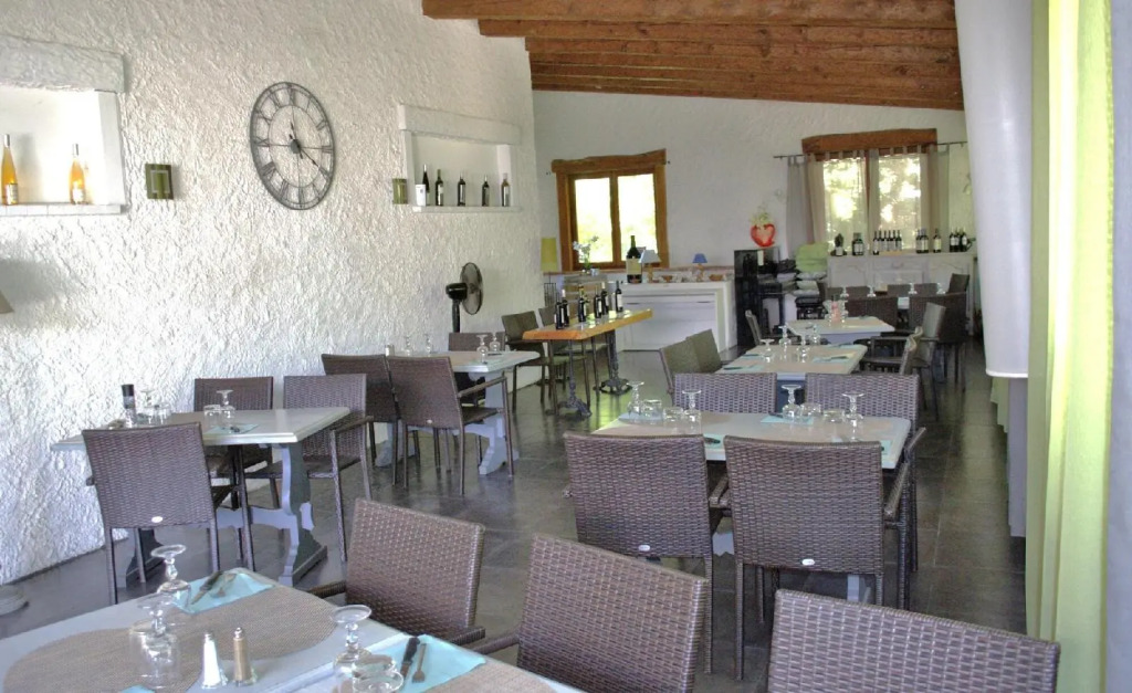 HOTEL 3 étoiles NN "LOU CIGALOUN"
