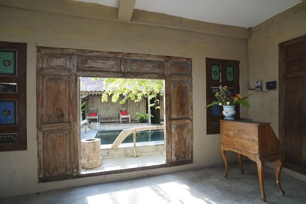 Oyo 2523 Kayu Beach Villa