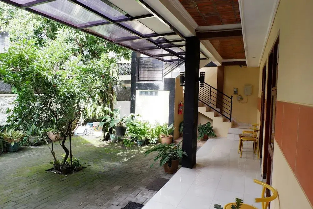 OYO 577 Ndalem Pundhi Guest House