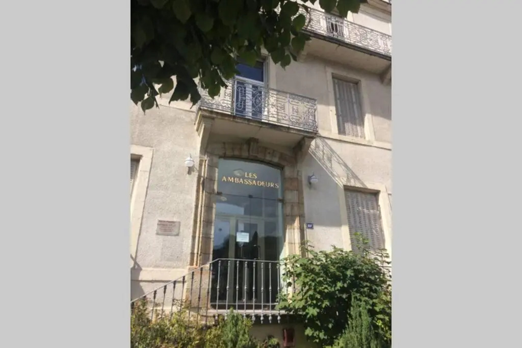 Appartement spacieux 78m2 plein centre, balcon, jusqu’à 6 personnes